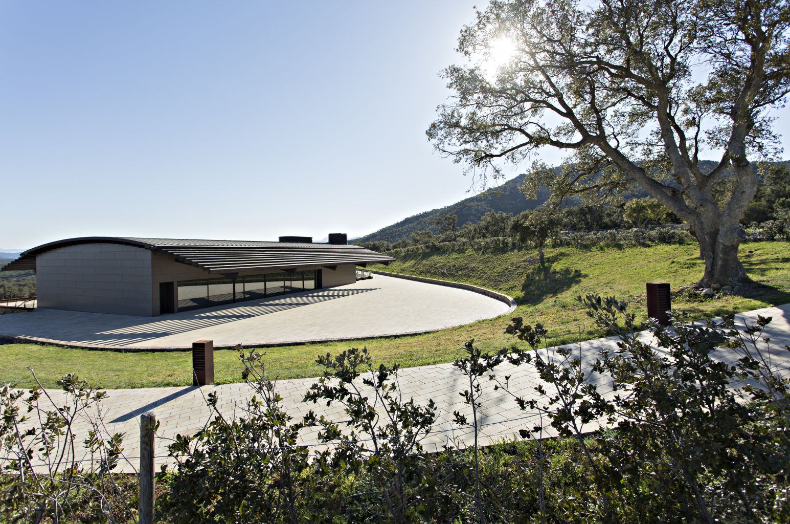 Arquitectura de Can Xiquet integrada en el paisatge